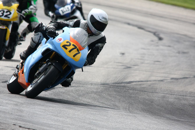 Suzuki TL1000R Superbike